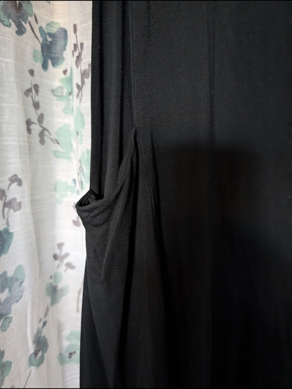 Jones New York Black Knit Dress with Crew Neck and Pockets - Picture 4 of 5